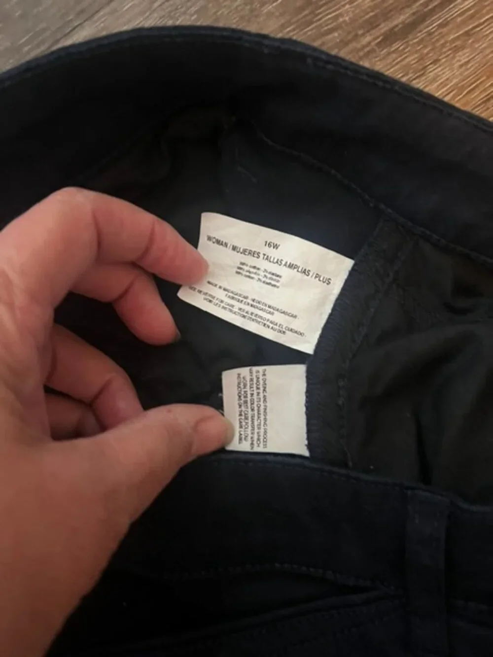 Women's Gloria Vanderbilt Capri Pants, Size 16W, Navy Blue, Pockets, Great Con! - Picture 4 of 4